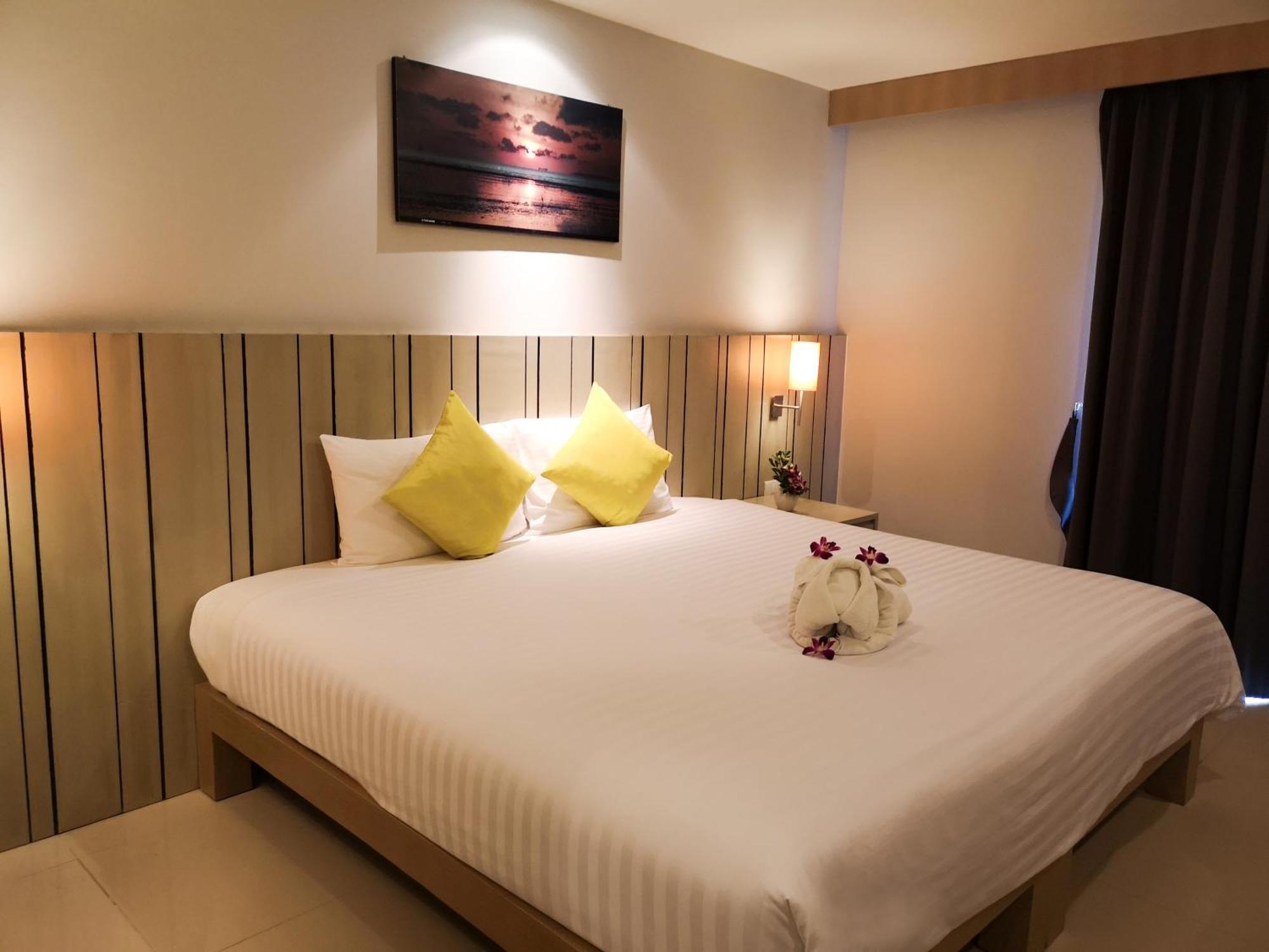 Andakira Hotel - Sha Extra Plus Patong Eksteriør billede