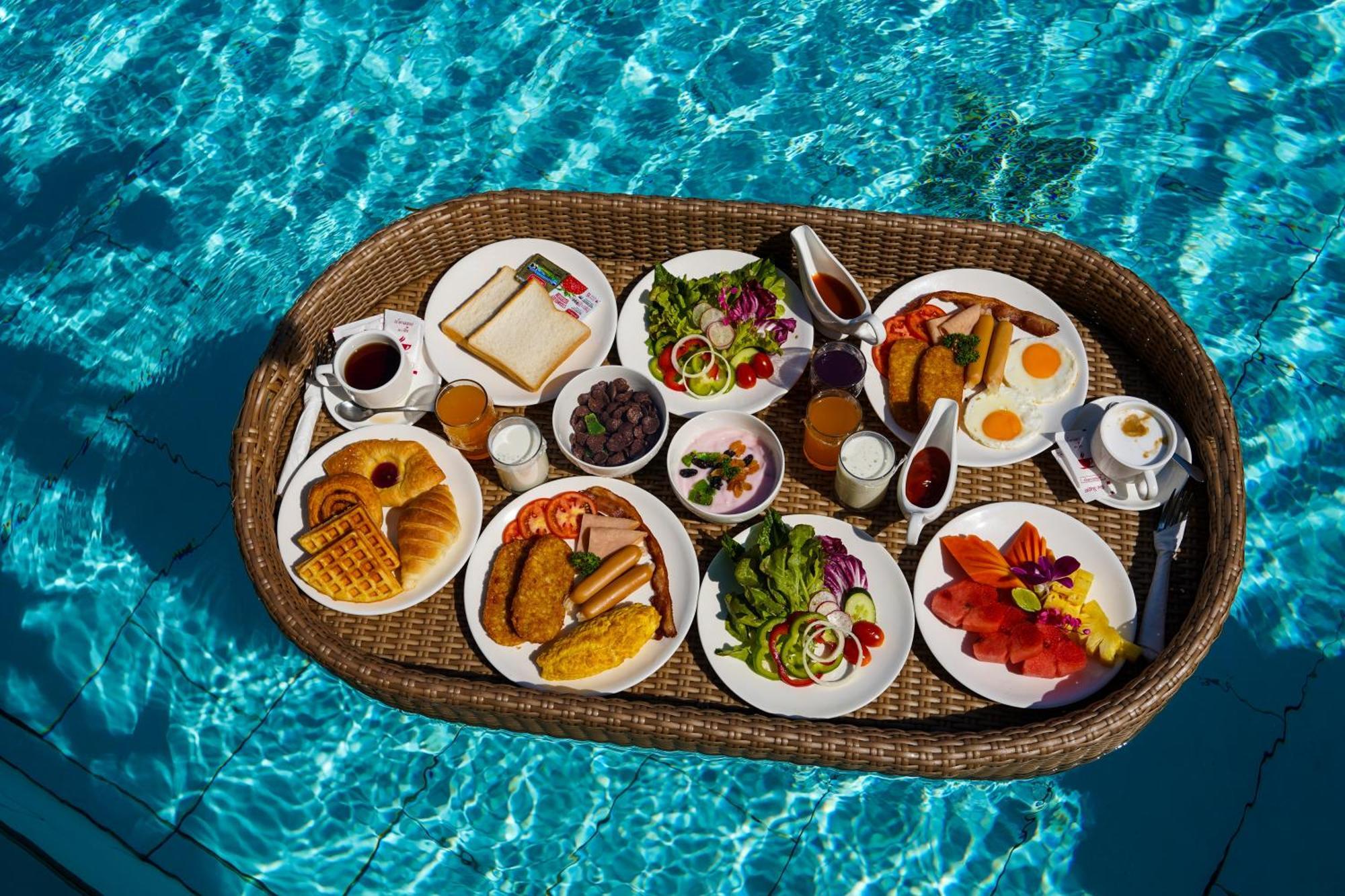 Andakira Hotel - Sha Extra Plus Patong Eksteriør billede